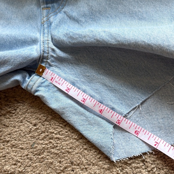 Levi’s Cut Off 501 Light Wash Denim Jean Shorts Jorts Button Fly 5” - Picture 7 of 8